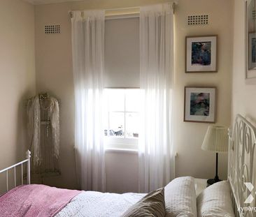 Charming 3-Bedroom Townhouse in Elwood! - Photo 5