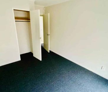 PAPAKURA, 3 BEDROOMS - Photo 2