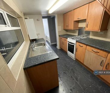 3 bedroom terraced house to rent - Photo 6