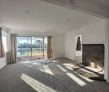 Renovated 3-Bedroom Standalone Home + Sunroom - Photo 5