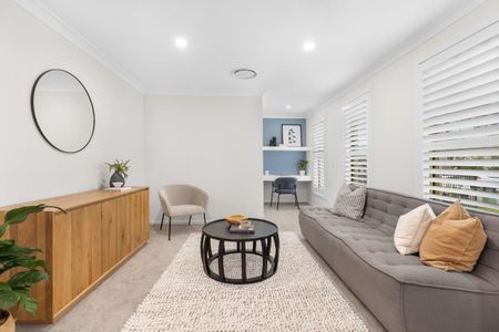 8 Harcourt Parade, Macquarie Hills NSW 2285 - House For Rent | Domain - Photo 4