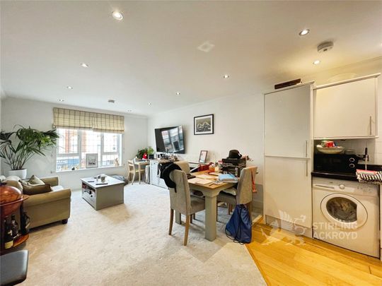 York Road, Weybridge, Surrey, KT13 9DT - Photo 1