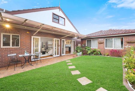 The Ultimate Family Home in Ideal Location - Photo 3