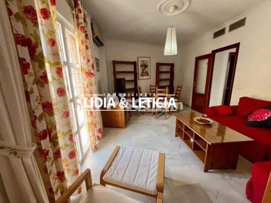 Piso en alquiler en Centro - Photo 1