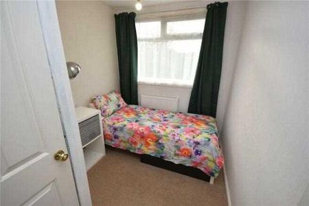 3 bedroom terraced house to rent - Photo 2
