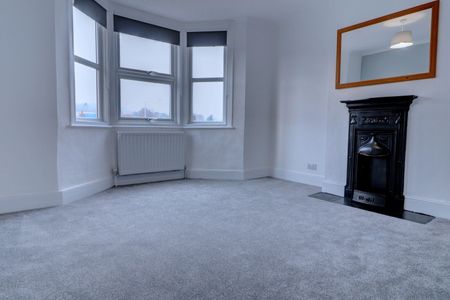 3 bedroom semi detached house to rent - Photo 4