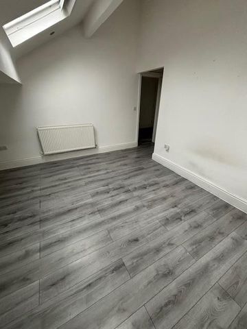 3 bedroom apartment to rent - Photo 2