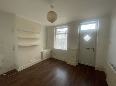 None, None - Photo 3