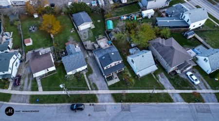 Lower Unit - Photo 4