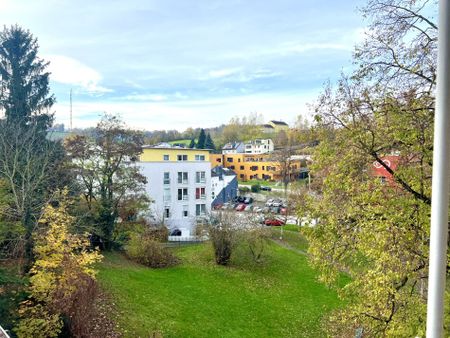 Nähe Kapuzinerkloster: 3 Zimmer mit Balkon und Ausblick - Photo 4