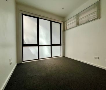 5/2 Gibson Street, Caulfield East VIC 3145 - Townhouse For Rent | D... - Photo 3