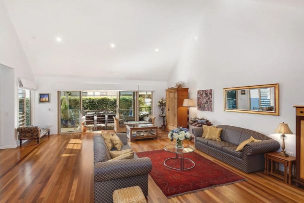 Outstanding Townhouse in Premier Location - Walk to the Beach - Photo 1