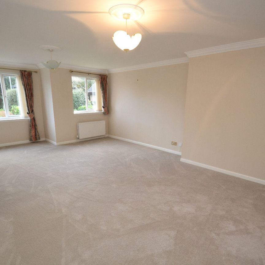 3 bed flat to rent in Briar Grove, Glasgow, G43 - Photo 1