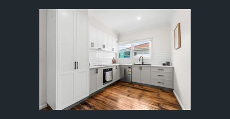 Charming Character with a Modern Touch - Photo 2