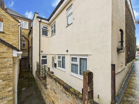 Studio to rent - Photo 2