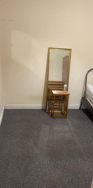 Room in a Shared House, Springfield Mount, NW9 - Photo 1