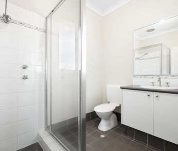 Spacious Family Home in Prime Nickol Location - Photo 4