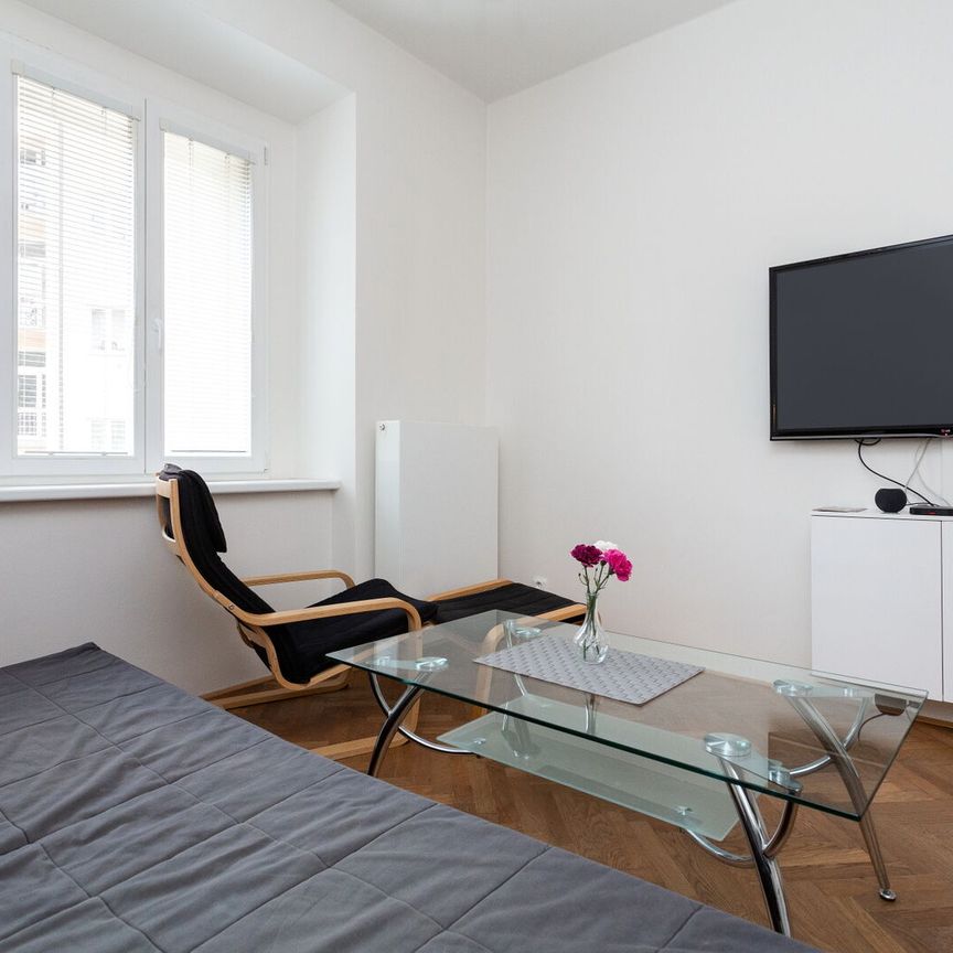 Pronájem bytu 2+kk v družstevním vlastnictví 47 m², Praha 4 - Nusle - Fotografie 1