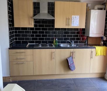 1 bedroom in a house share to rent - Photo 3