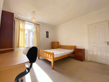 5 bedroom terraced house to rent - Photo 4