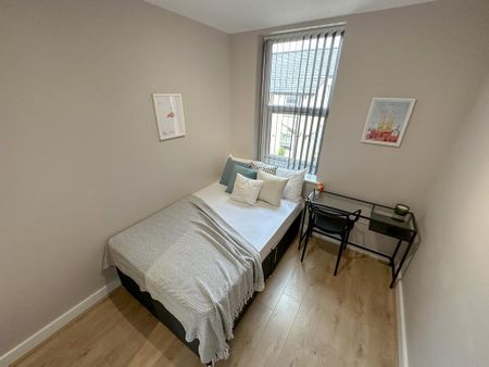 5 bedroom terraced house to rent - Photo 3
