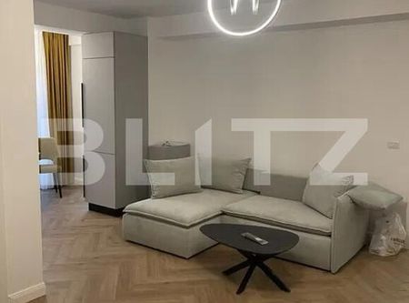 Prima închiriere! Ap. 2 camere, parcare privată, ansamblu premium, zona centrală - Fotografie 3