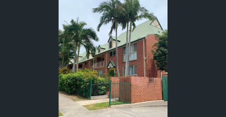 Available Now – Centrally Located Unit in Southport! - Photo 5