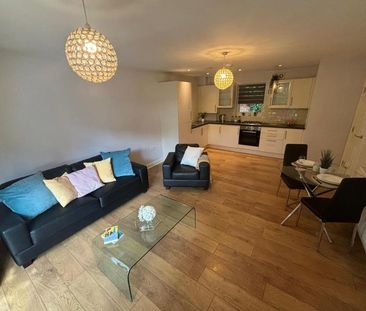 2 bedroom flat to rent - Photo 2