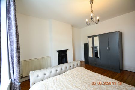 3 Bed End Terrace, Elmfield Grove, LS12 - Photo 5