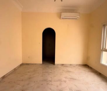 4 master bedroom like brand new villa in Al Hoshi - Photo 5