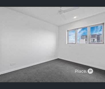 A Sensational Lifestyle Awaits in ‘Dream’ - Ground Floor Unit, with... - Photo 4