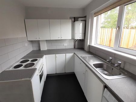 2 bedroom terraced house to rent - Photo 4