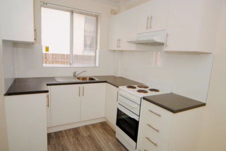 2Bedrooms, 1Bathrooms - Photo 3