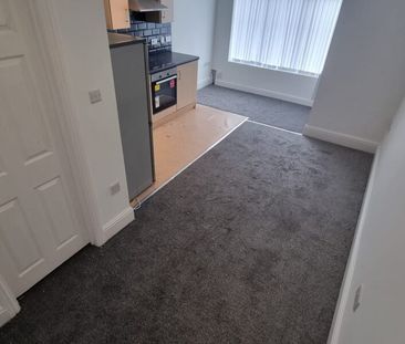 Flat 2, Harehills Lane, Harehills, Leeds, LS9 6HJ - Photo 3