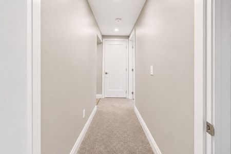 For Lease - 23 Camille Court, Hamilton, Ontario - Photo 2