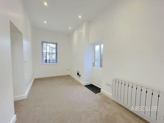 1 bedroom ground floor flat to rent - Photo 1