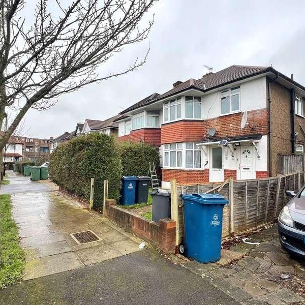 Everton Drive, Stanmore, HA7 - Photo 2