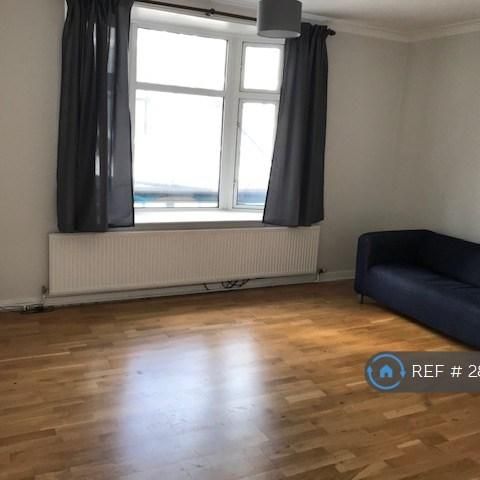 3 bedroom flat to rent - Photo 1