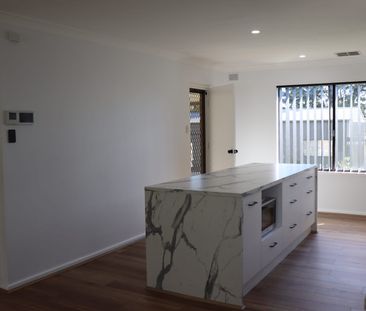 Beautifully renovated family home with huge shed - Photo 5