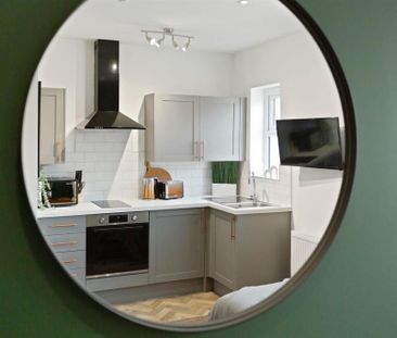 1 bedroom in a house share to rent - Photo 2