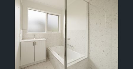 Fully Renovated Coastal Home - Photo 3