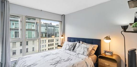 Vancouver Downtown*Furnished* Room available- from Jan 1 - Photo 2