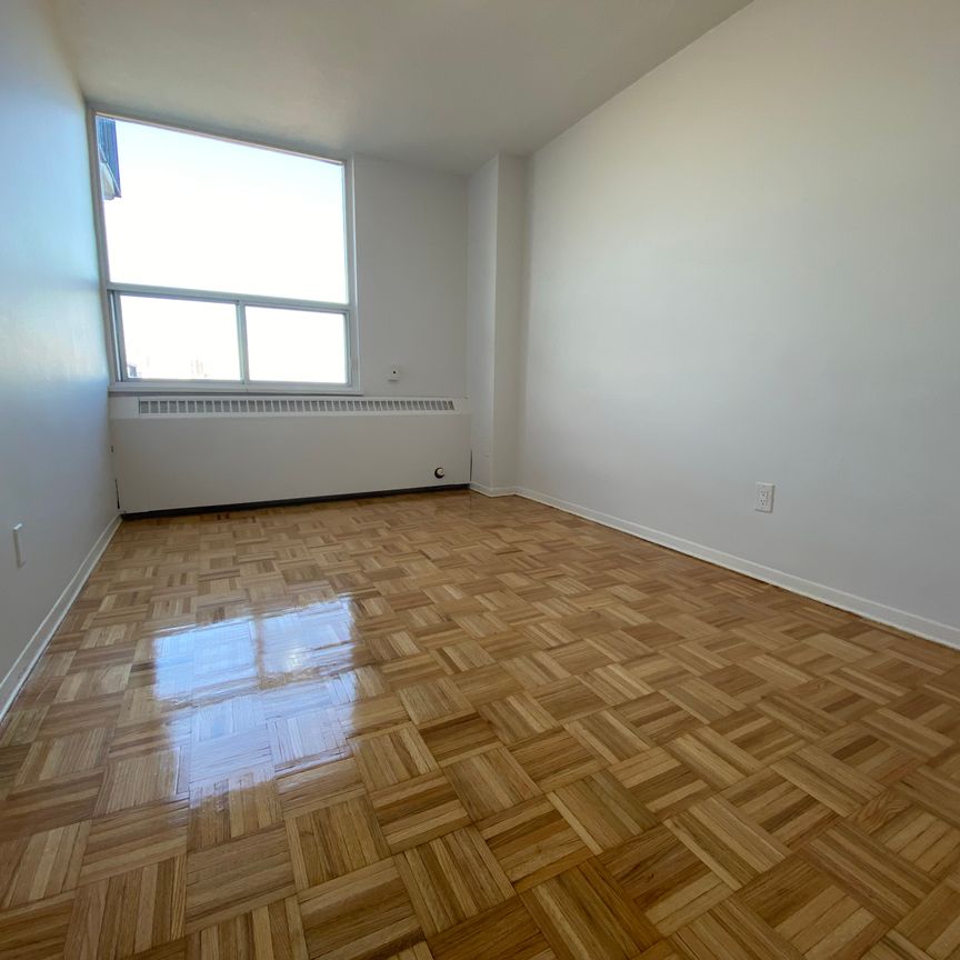 225 Davisville Avenue - Photo 1