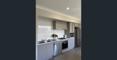 Fully Furnished Duplex - Photo 2