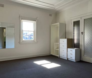 Charming One Bedroom House - Photo 2