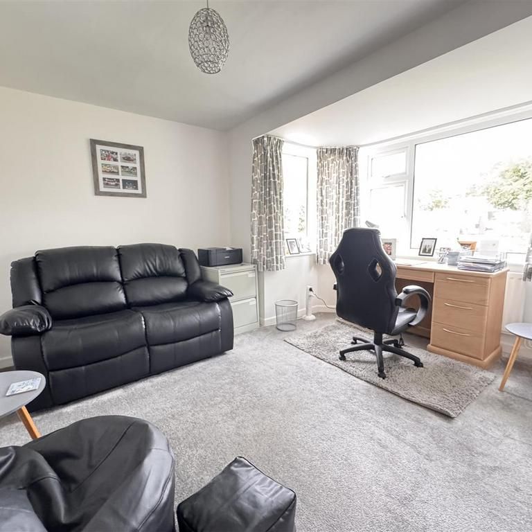 2 bedroom detached bungalow to rent - Photo 1