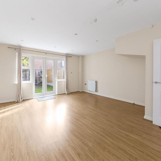 3 bedroom terraced house to rent - Photo 1