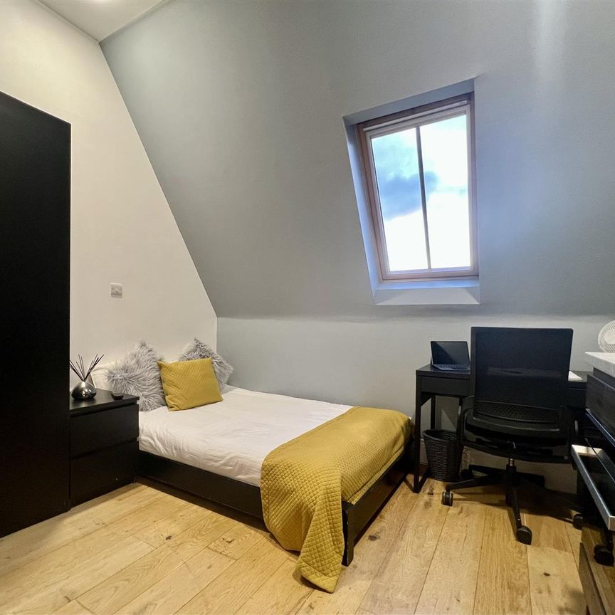 The Bruce Building, Newcastle upon Tyne - Photo 1