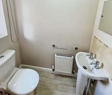 4 bedroom semi-detached house to rent - Photo 5