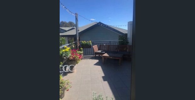 Stunning, Spacious, Light, Bright Townhouse in Centre of Exciting Leederville - Photo 1